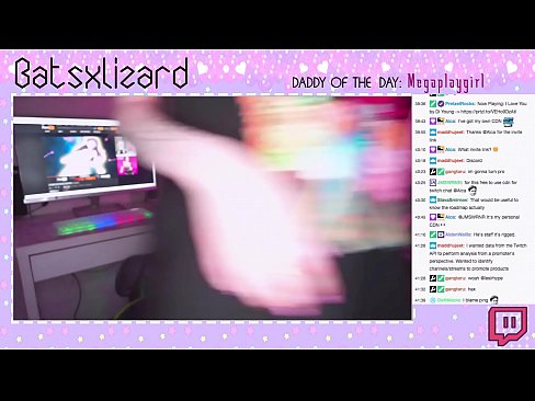 ❤️ GAMER GLÖMDE ATT STÄNGA AV STRÖMMEN OCH SPRUTAR LIVE I SÄNDNING ️ Fucking at us ❌️