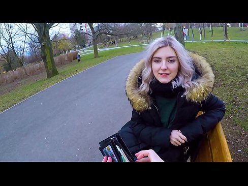 ❤️ Sväljer en främlings het sperma för pengar - avsugning i parken av Eva Elfie ️ Fucking at us ❌️